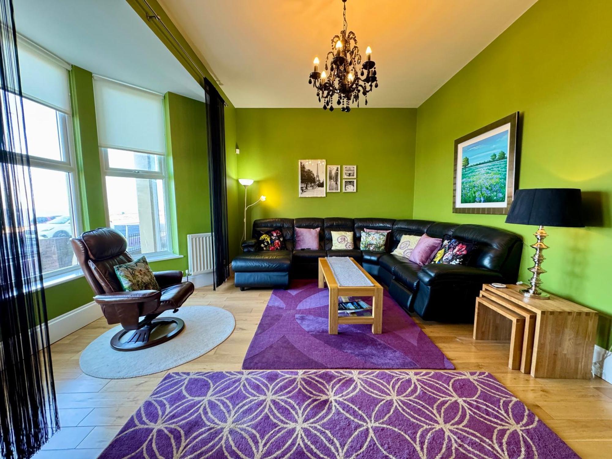 טיינמאות' The Beach Front Apartment, Amazing Frontline Sea Views מראה חיצוני תמונה